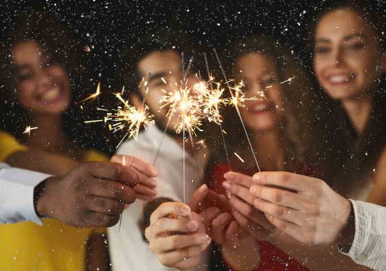 New Year 2023: Fun Ways to Celebrate New Year’s Party at Home Instead of Going Out